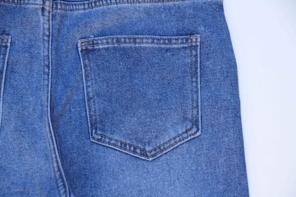 Купить Женские Джинсы Трубы LANLANINEE L8009 (28/33 -6 ед.) оптом в интернет магазин jeansoptom.com